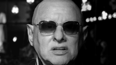 Black & white close up of Shaun Ryder